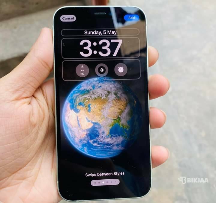 iPhone 12