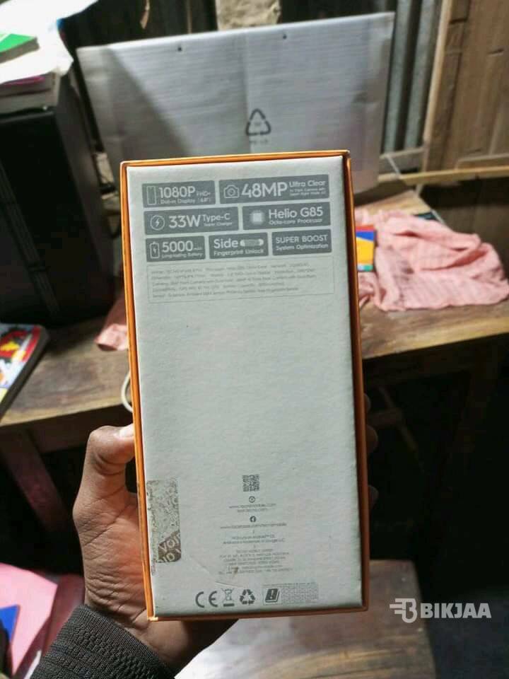 Spark 8 Pro