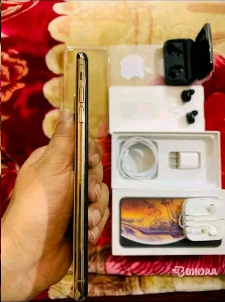 iPhone XS