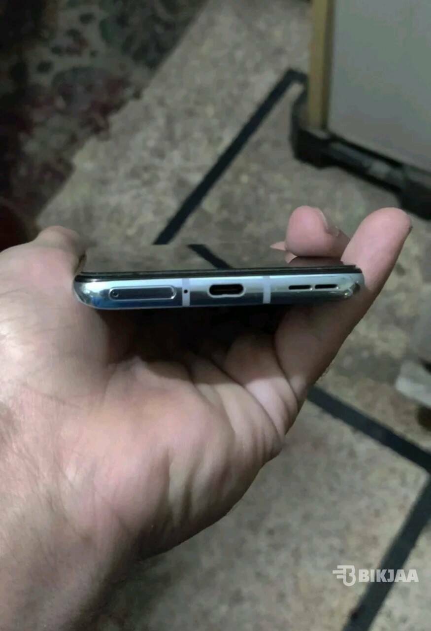8T